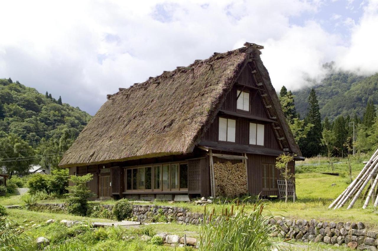 Готель Toyota Shirakawa-Go Eco-Institute Екстер'єр фото