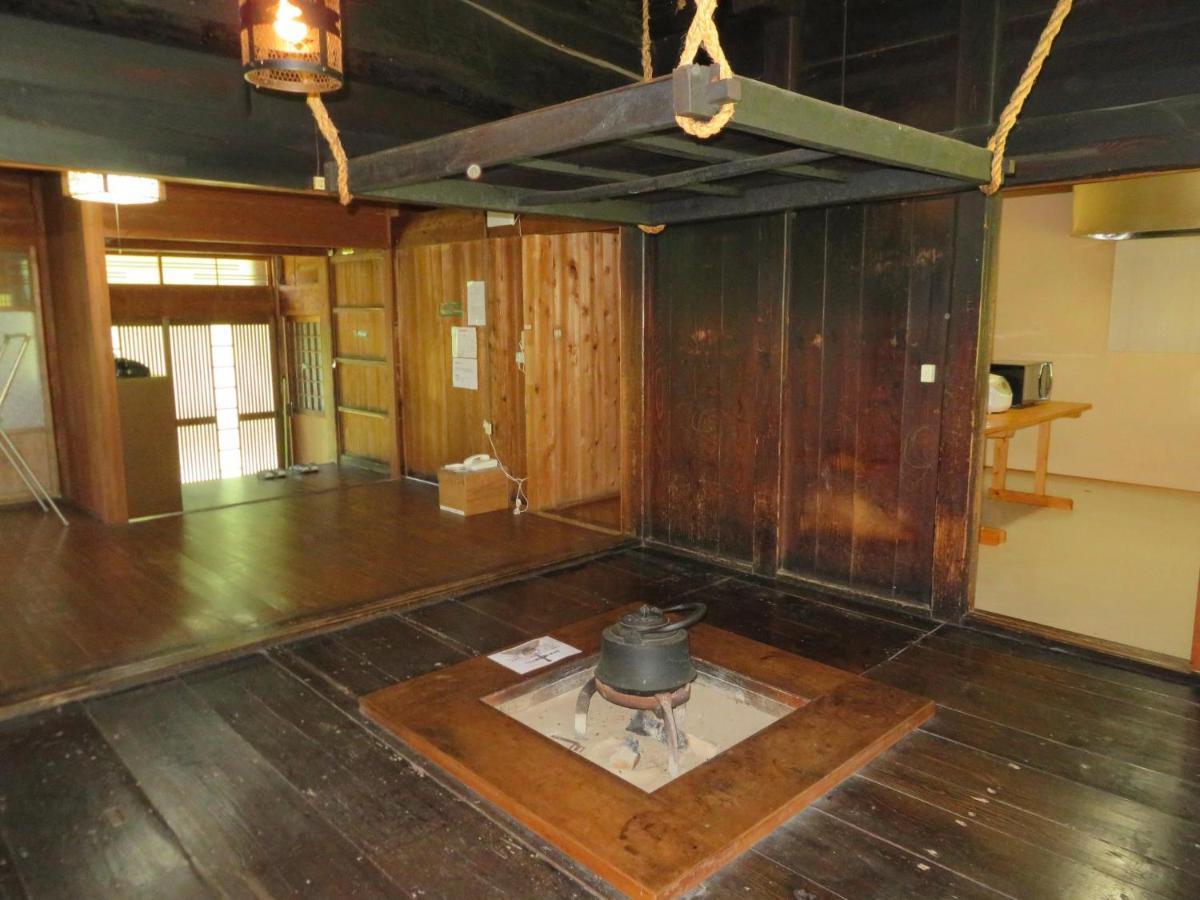 Готель Toyota Shirakawa-Go Eco-Institute Екстер'єр фото