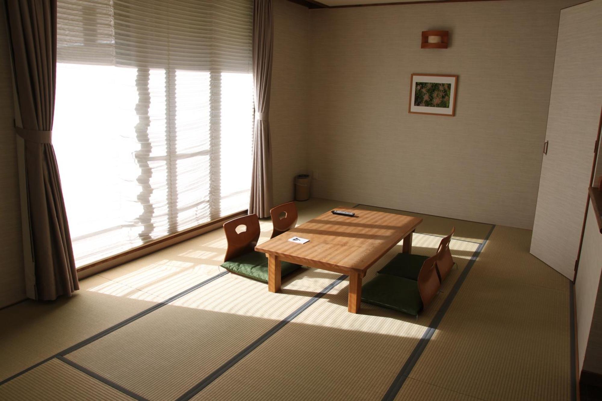 Готель Toyota Shirakawa-Go Eco-Institute Номер фото