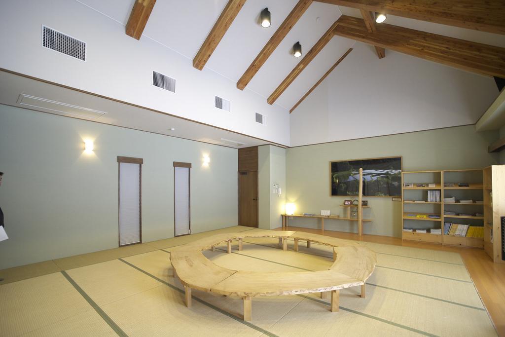Готель Toyota Shirakawa-Go Eco-Institute Екстер'єр фото