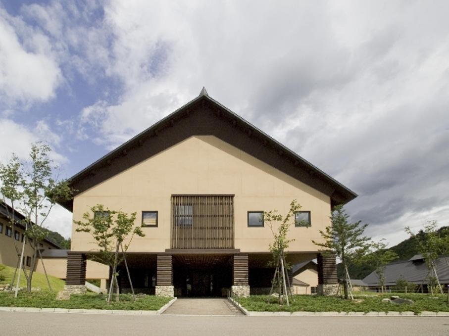 Готель Toyota Shirakawa-Go Eco-Institute Екстер'єр фото